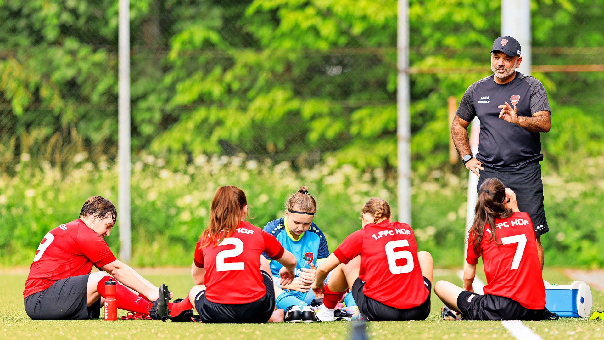 Fußball-Bezirksoberliga Frauen: „König Otto“ will noch nicht auf den Thron